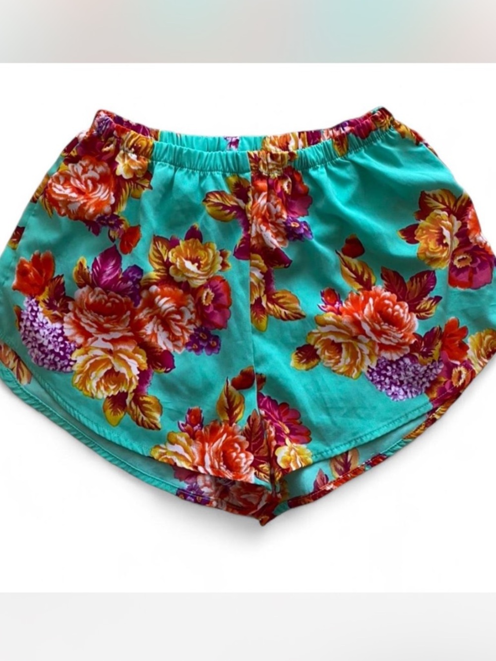 ⚡️⚡️FREE a with a purchase of $25⚡️⚡️ Ambiance Apparel Floral Shorts, SIZE: S